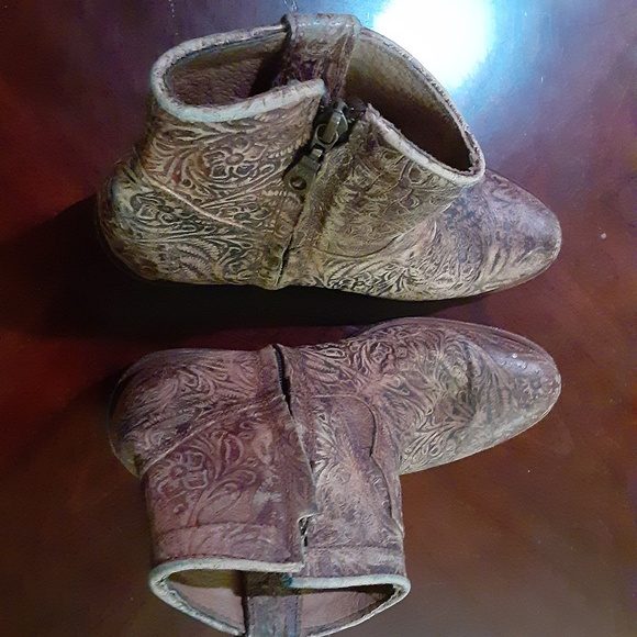 Boots - Picture 2 of 2